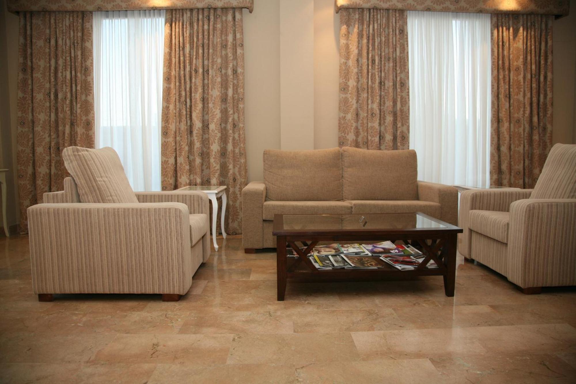 Hotel Torre Del Oro La Rinconada Ngoại thất bức ảnh